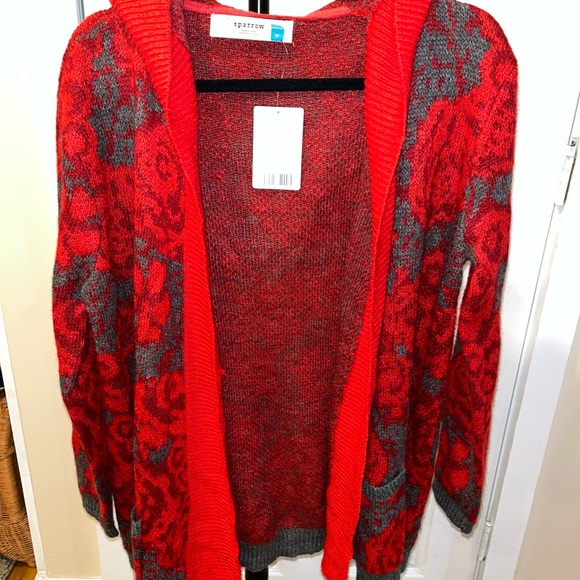 Sparrow Anthropologie Size M Red and Gray Hooded Cardigan Sweater Floral New - Picture 3 of 9